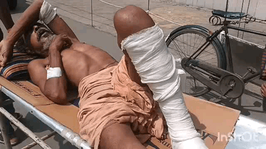 বহরমপুর: কান্দিতে স্কুটির ধাক্কায় জখম এক সাইকেল চালক, বহরমপুর মেডিকেলে চিকিৎসাধীন