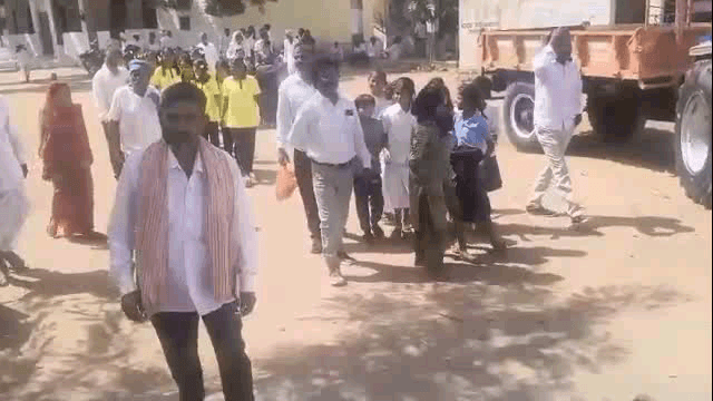 ನಿಡಗುಂದಿ: ಬಳಬಟ್ಟಿ ಗ್ರಾಮದಲ್ಲಿ ಮುಗಿಲು ಮುಟ್ಟಿದ ಮೃತ ಬಾಲಕಿಯರ ಕುಟುಂಬಸ್ಥರ ಆಕ್ರಂದನ