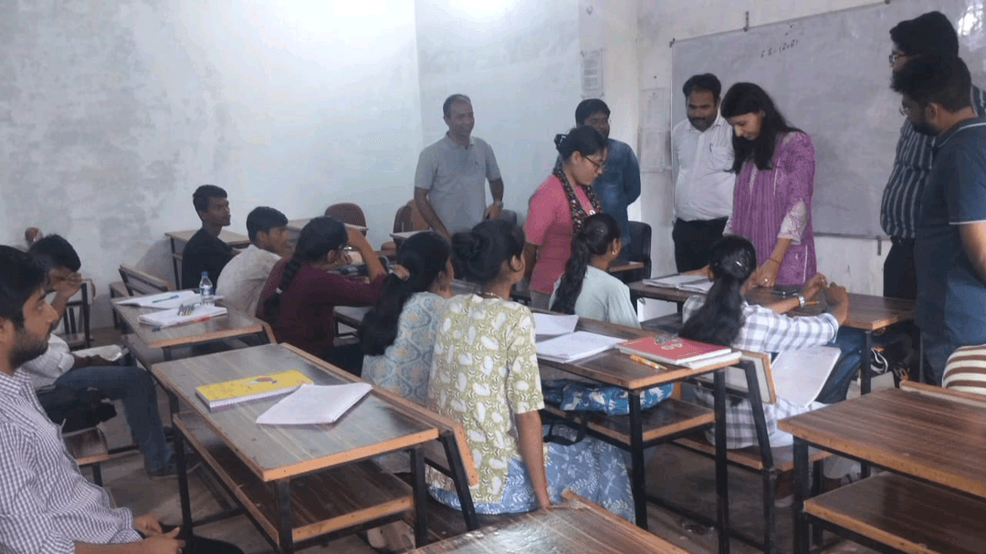 कन्नौज: मुख्यमंत्री अभ्युदय कोचिंग में प्रतियोगी परीक्षाओं के अभ्यर्थियों से एसडीएम वैशाली ने किया संवाद, दिए टिप्स