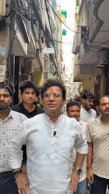 विधायक रविंद्र सिंह नेगी ने विनोद नगर में सड़क निर्माण कार्य का निरीक्षण किया