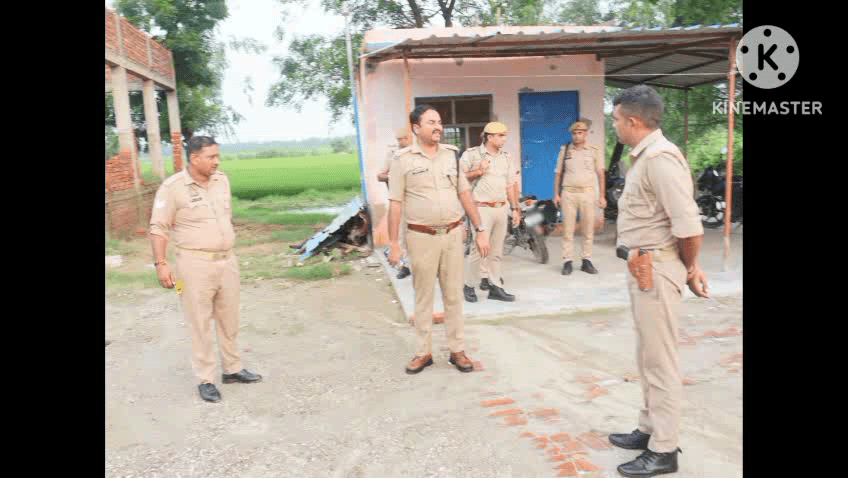 मिलक: मिलक में सावन माह के चलते पुलिस सुरक्षा के लिए तैनात, मंदिरों का किया गया निरीक्षण