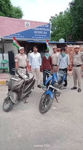 पटपड़गंज इंडस्ट्रियल एरिया में पुलिस ने दो वाहन चोरों को गिरफ्तार किया