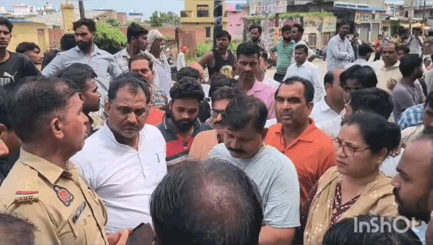 चांदपुर: नूरपुर में मंडी समिति के पास रोडवेज बस की टक्कर से बाइक सवार महिला की मौत, परिजनों ने लगाया जाम