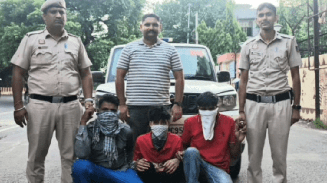 यमुना विहार: उस्मानपुर इलाके में हुई लूट का खुलासा, तीन बदमाश गिरफ्तार