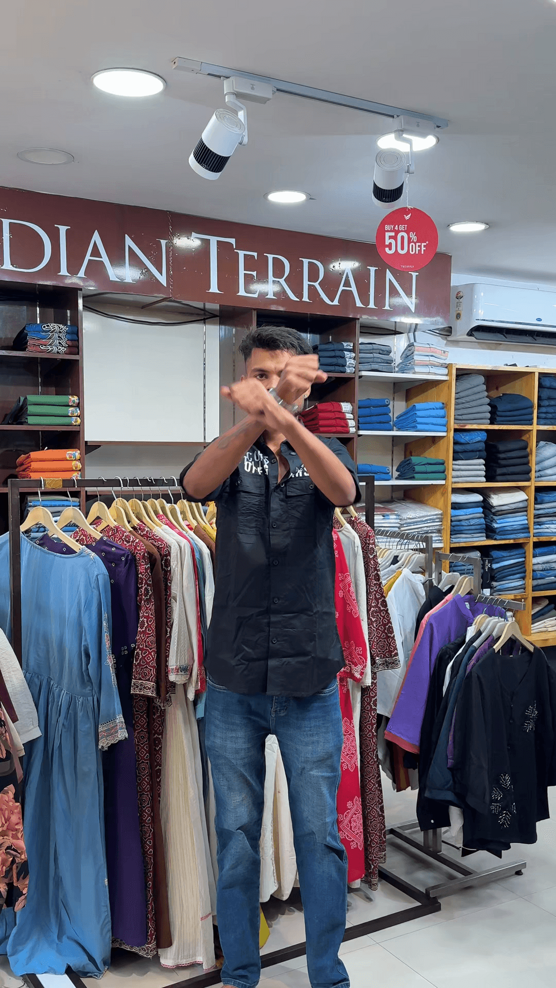 When your fits do the talking, you just let them speak. 👔✨ Which slide is your favourite?
Store Locations:
> 1️⃣ Opp. Multipurpose School, Gumanpura, Kota
> 2️⃣ Kaka Complex, Kotri Road, Kota
> 📱 Call/WhatsApp: +91 8209806474
📍 Lal Readymades (Kota, Raj.)
#FitCheck #MensFashion #StyleInspo #LalReadyMadeCollection
https://www.instagram.com/reel/DcOQsGctXn-/?igsh=MXI0eGZodjY3bnFoYw==