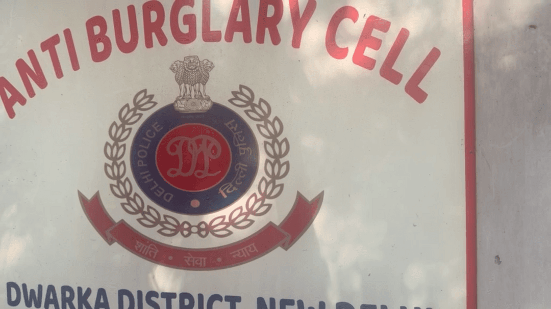 द्वारका एंटी-बर्गलरी सेल की टीम ने ऑपरेशन विस्टा 1.0 के तहत विदेशी महिला को पकड़ा