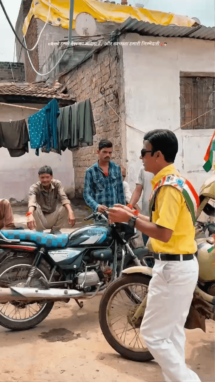 बच्चे हमारी बातें नहीं सुनते, वो हमारी आदतें कॉपी करते हैं! 🇮🇳
#CivicSense #LeadByExample #cleanindiamission #GroundReality #VishnuBhartesh