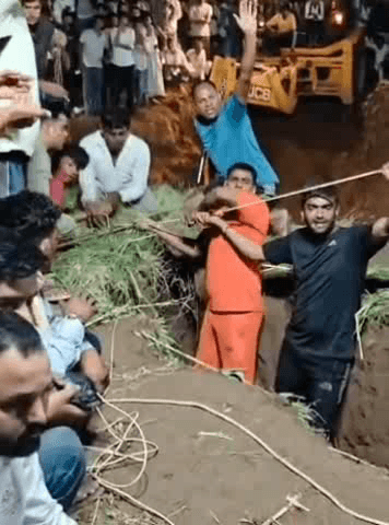 लक्ष्मणगढ़: बुटोली गांव में कटी पतंग के पीछे दौड़ते हुए 10 साल का भानु खुले बोरवेल में गिरा, 5 घंटे बाद सुरक्षित बाहर निकाला गया