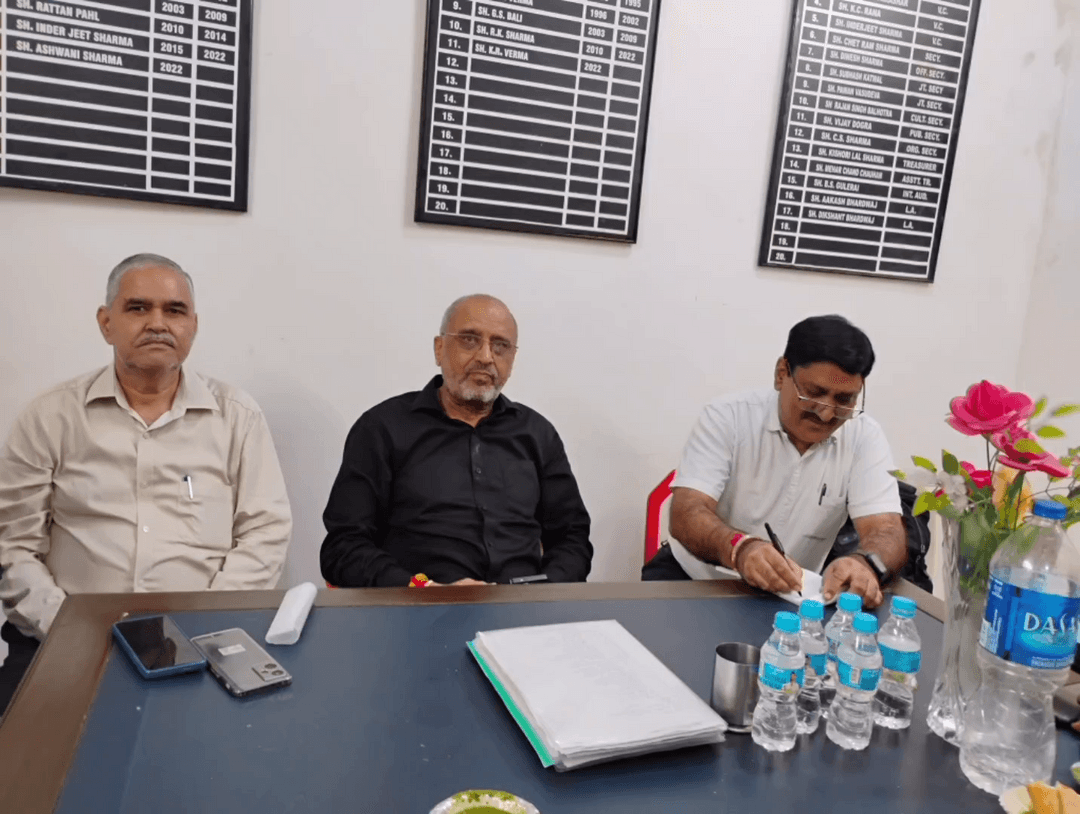 HSBF
श्री के आर वर्मा की अध्यक्षता में सफल हो गई प्रवासियों की अहम मासिक बैठक।
(BC) कहलूर।