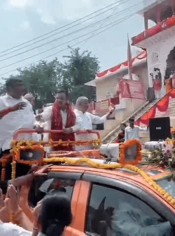 अलवर: CM के रोड शो में मंत्री संजय शर्मा की तबीयत बिगड़ी, वहीं कार्यकर्ता का सवा लाख का मोबाइल हुआ चोरी