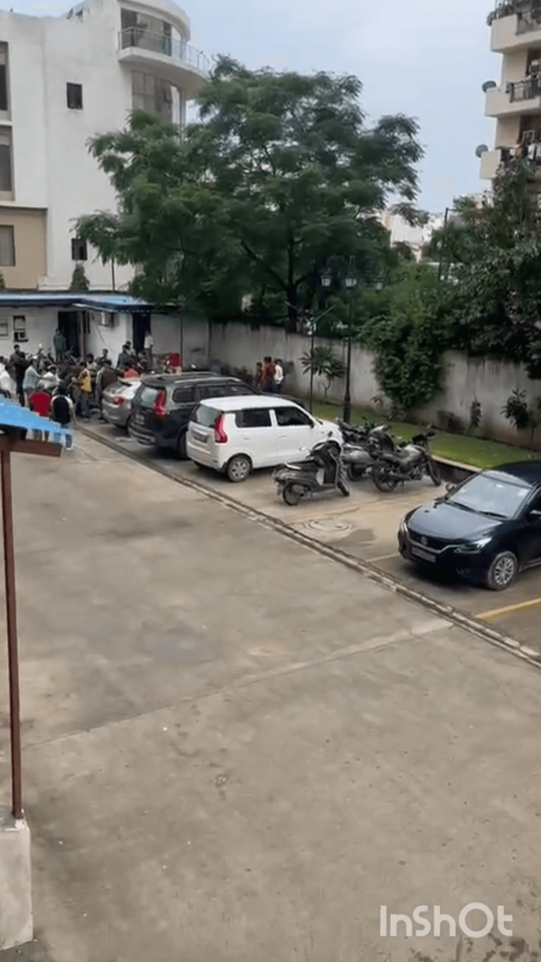 गाज़ियाबाद: राजनगर की एक सोसाइटी में कुत्ता टहलाने को लेकर हुए विवाद का मामला, पुलिस अफसर का बयान आया सामने