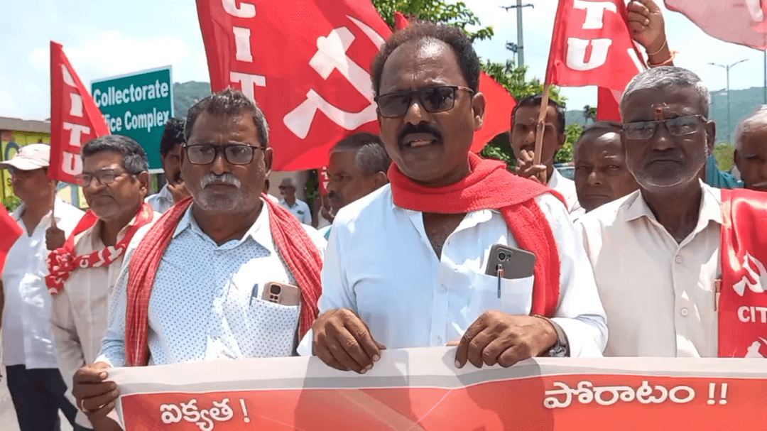 సిరిసిల్ల: సిరిసిల్ల లో మాట్లాడిన పవర్లూమ్ వర్కర్స్ యూనియన్ రాష్ట్ర అధ్యక్షుడు మూషం రమేష్