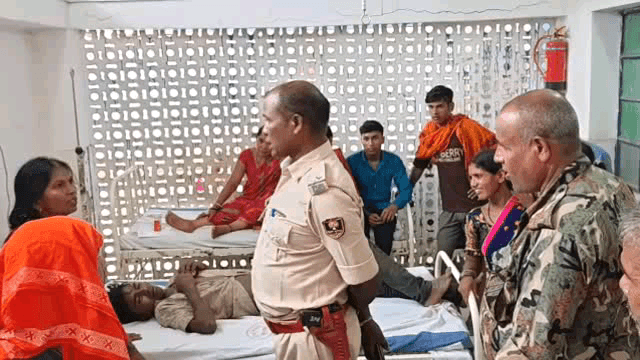 अमरपुर: चोरी का इल्जाम, फिर कैद और बेरहम पिटाई! हाथ-पैर बांधकर युवक को नहर किनारे फेंका, डायल 112 ने बचाई जान।
