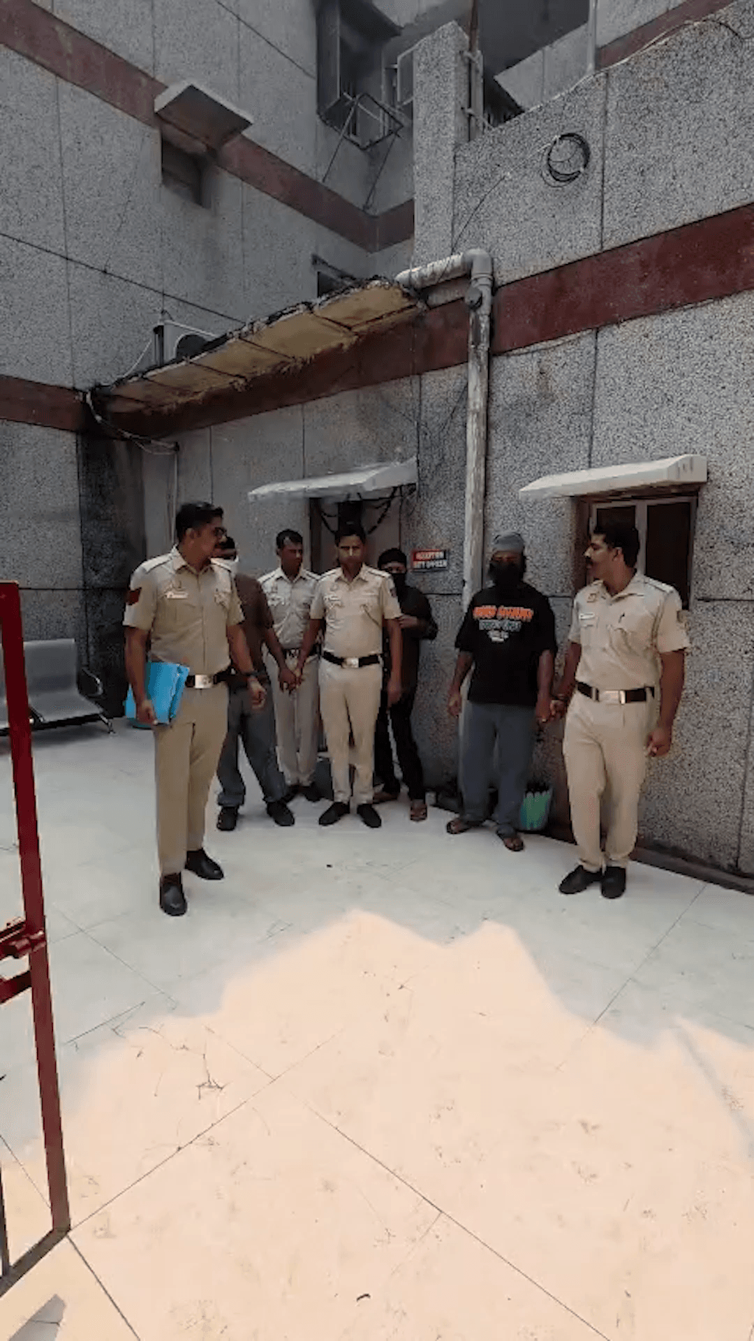 नजफगढ़: हरि नगर में तीन शातिर सेंधमार गिरफ्तार, चोरी की ज्वेलरी और बाइक बरामद