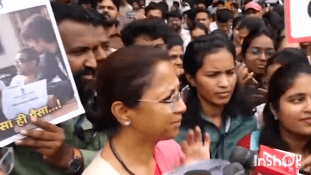मुंबई: खासदार सुप्रिया सुळे यांनी राज्य सरकारच्या कारभारावर जोरदार टीका केली