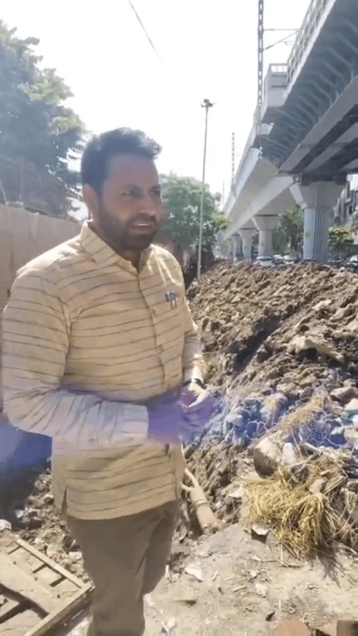 यमुना विहार: विधायक रविकांत ने स्कूल की बाउंड्री के निर्माण कार्य का त्रिलोकपुरी में निरीक्षण किया