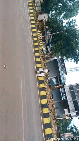 आज सुबह की तस्वीर, दिल को झकझोर दिया!!
करीब 5 साल का बच्चा कबाड़ी समान बिन कर उसे बेचने जा रहा था..