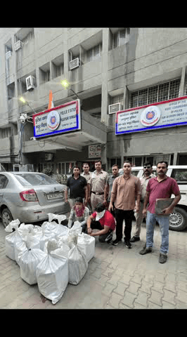 त्रिलोकपुरी में अवैध शराब के कारोबार का भंडाफोड़, भारी मात्रा में शराब बरामद