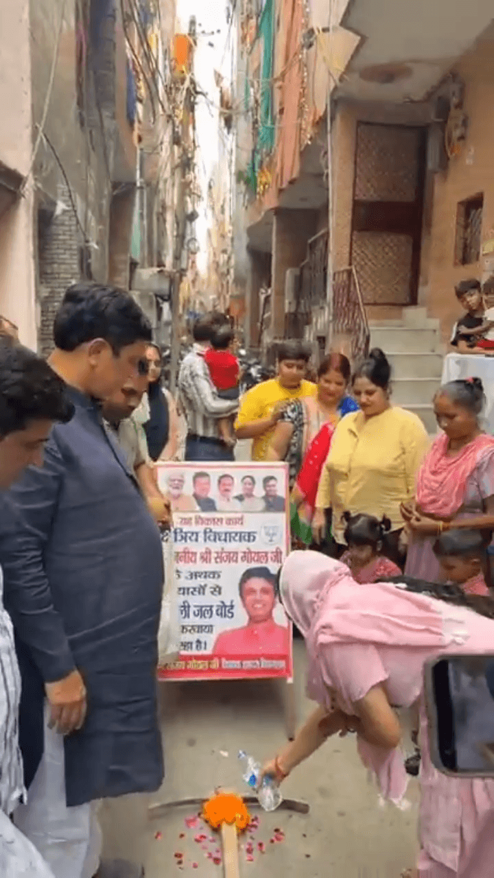 यमुना विहार: पुरानी सीमापुरी में नई सीवर लाइन के निर्माण कार्य का शिलान्यास