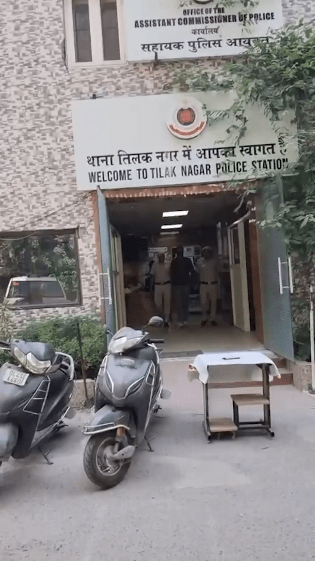नजफगढ़: तिलक नगर पुलिस ने 2 चोरी के आरोपी गिरफ्तार किए, 8 मामलों का खुलासा, 5 वाहन, 3 मोबाइल बरामद