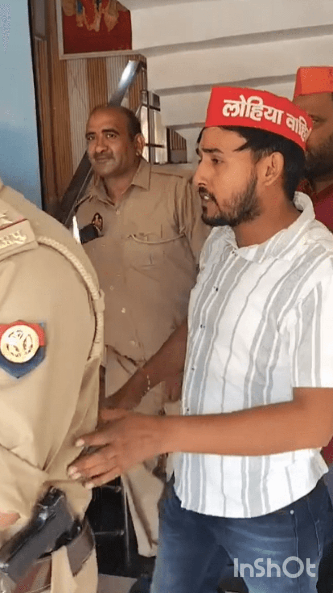 गाज़ियाबाद: सपा कार्यकर्ताओं ने मोदीनगर में मुख्य चुनाव आयुक्त ज्ञानेश कुमार को पद से हटाने को लेकर किया प्रदर्शन