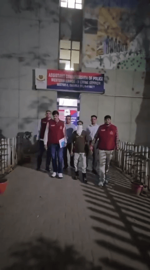 यमुना विहार: क्राइम ब्रांच ने चंद्र विहार से 161 किलो गांजे के मामले में दोषी पैरोल जंपर को 5 साल बाद दबोचा