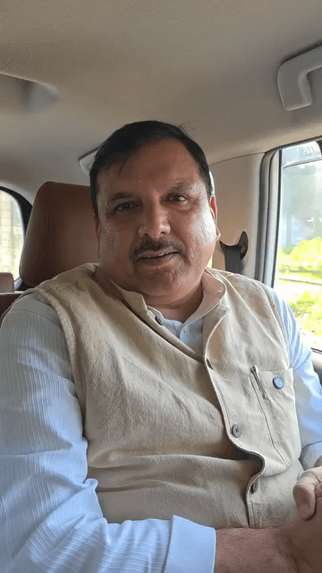 यमुना विहार: संजय सिंह, सांसद, आप: 'मोदी जी, हम गुंडे, माफिया या आतंकवादी नहीं, संसद के सदस्य हैं'