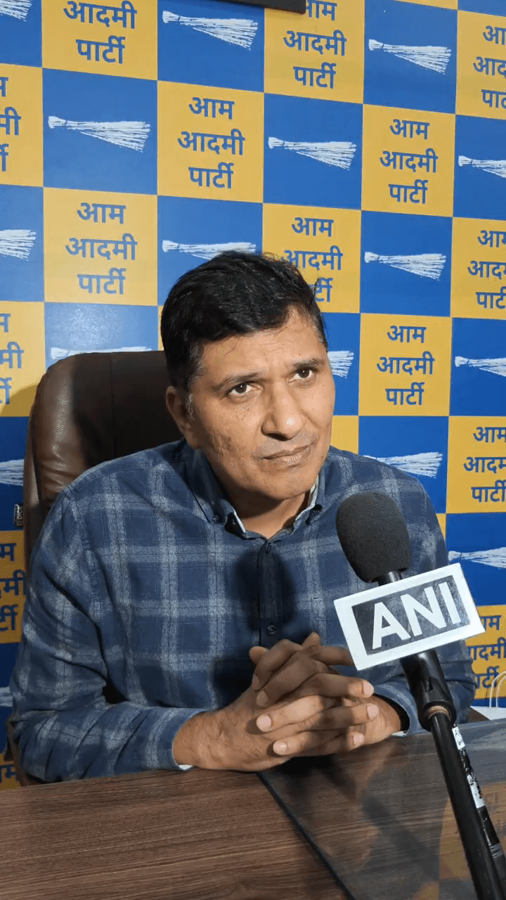 यमुना विहार: CM रेखा गुप्ता के वीडियो विवाद पर सौरभ भारद्वाज बोले, 'रेखा गुप्ता झूठ बोल रही हैं'