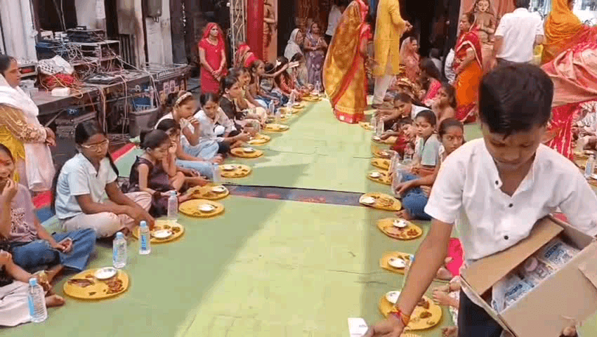 सनावद: सनावद में कन्या भोज व भंडारे के साथ शारदीय नवरात्रि पर्व का समापन