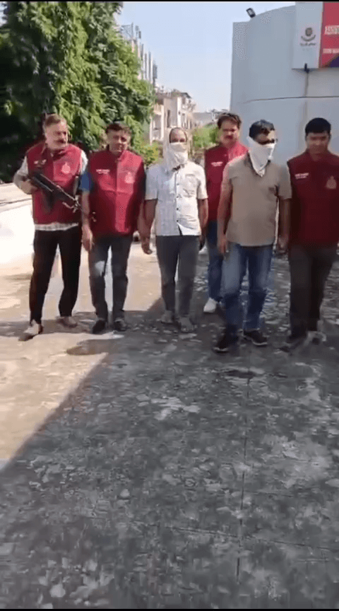 यमुना विहार: दिल्ली में नकली ENO और FeviKwik बनाने वाली फैक्ट्री का भंडाफोड़, घोंडा से नांगलोई तक छापेमारी, 2 आरोपी गिरफ्तार
