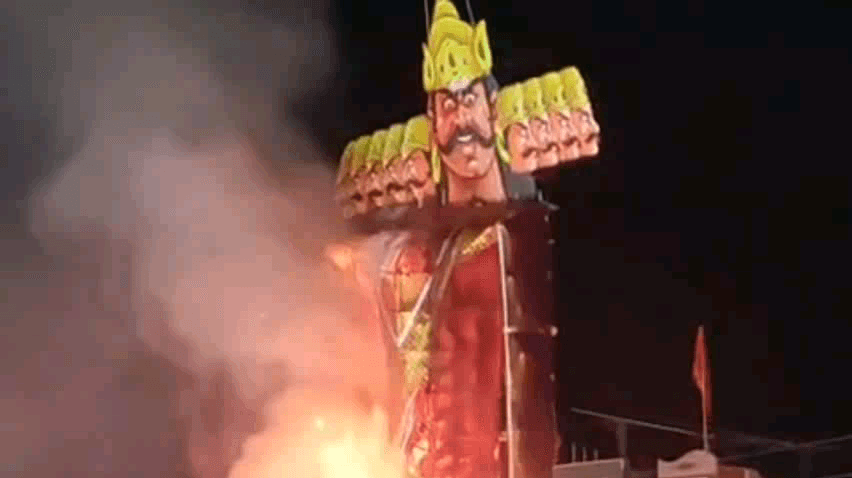 बड़वाह: बड़वाह में पहली बार एक साथ 51 फिट रावण, 35 फीट कुंभकरण और 30 फीट के मेघनाद के पुतले का दहन