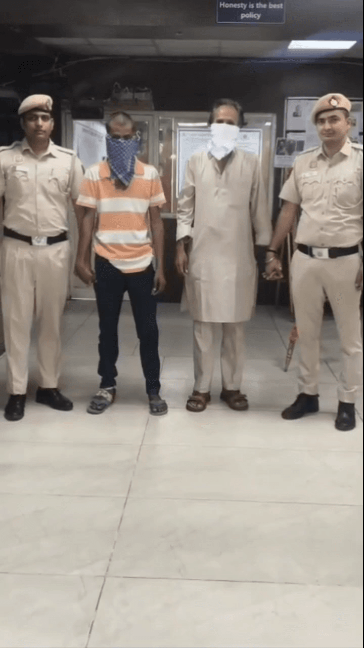 यमुना विहार: सीलमपुर में जुए के आरोप में 2 लोग पकड़े गए, 52 ताश के पत्ते और ₹4,350 बरामद
