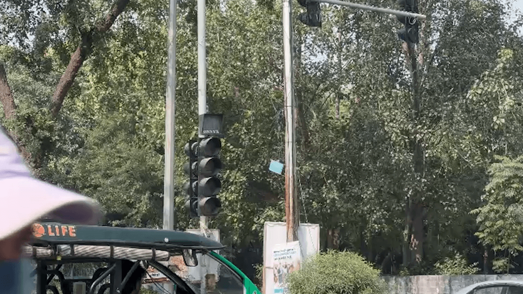 द्वारका सेक्टर-18 में ट्रैफिक सिग्नल बंद, हादसे का खतरा