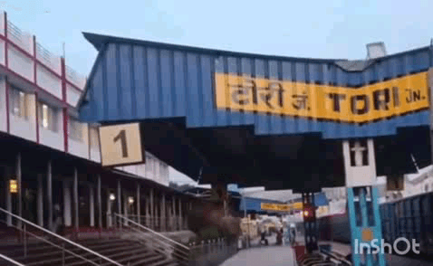 चांदवा: रेल प्रबंधन की पहल से परिजनों से मिली पांच वर्षीय बच्ची,सोशल मीडिया बना मददगार