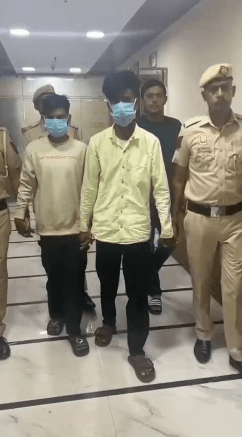 यमुना विहार: शाहदरा साइबर थाना पुलिस ने बैंक अधिकारी बनकर ठगी करने वाले 2 ठगों को गिरफ्तार किया