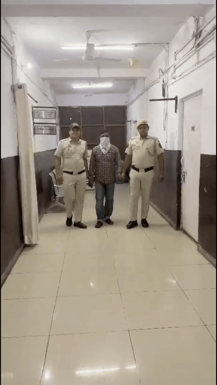यमुना विहार: सीलमपुर में सट्टेबाजी के आरोप में एक व्यक्ति पकड़ा गया, नकदी और सट्टा सामग्री बरामद