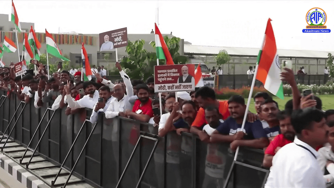PM Narendra Modi receives grand welcome from a large gathering in Banaskantha, Gujarat.