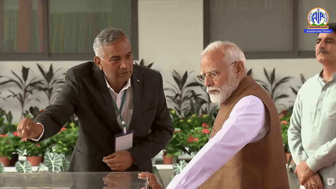 PM Modi visits (ET-IVF) Laboratory in Banaskantha and Bharat Bovine Breeding and Research Centre (BBBRC) cattle farm.
