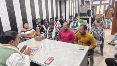 सहावर: अमापुर विधायक हरिओम वर्मा ने अपने कार्यालय में जनता की समस्याएं सुनीं