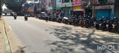 ಚಿಕ್ಕಬಳ್ಳಾಪುರ: ನಗರದ ಬಿಬಿ ರಸ್ತೆಯಲ್ಲಿ ಹೊಸ ಪಾರ್ಕಿಂಗ್-ಸಂಚಾರಿ ಪೋಲಿಸ್ ಅರಿವು ಅಭಿಯಾನ