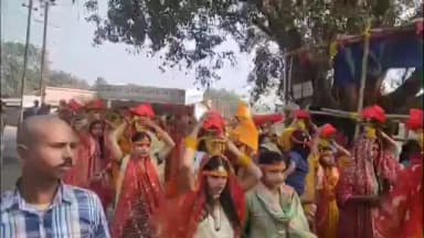 बीरपुर: नवनिर्मित भगवती मंदिर में प्रतिमा स्थापना के लिए निकाली गई भव्य कलश शोभायात्रा, 201 कुंवारी कन्याओं ने लिया भाग