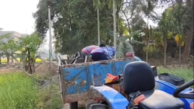 দাসপুর ১: সূরানারায়নপুরে পাড়ায় সমাধানে ঢালাই রাস্তা বাড়ানো নিয়ে বচসা,রাস্তা তৈরির সামগ্রী গুছিয়ে নিয়ে পালিয়ে যায় ঠিকাদার।