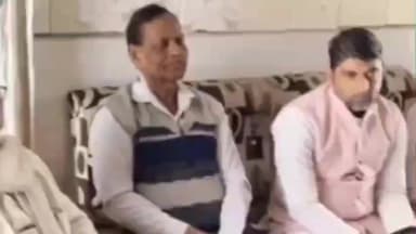 रसड़ा: मनरेगा बचाओ अभियान को लेकर रसड़ा में कांग्रेस ने भरी हुंकार, बैठक कर बनाई रणनीति