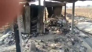 ರಾಯಬಾಗ: ಬೆಂಡವಾಡ ಗ್ರಾಮದಲ್ಲಿ ಅಡುಗೆ ಅನಿಲ ಸ್ಪೋಟ : ಗೃಹಪಯೋಗಿ ವಸ್ತುಗಳು ಸುಟ್ಟುಕರಕಲು