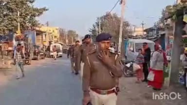 चांद: थाना क्षेत्र में सरस्वती पूजा को शांतिपूर्ण माहौल में संपन्न कराने के लिए पुलिस और प्रशासन ने किया फ्लैग मार्च