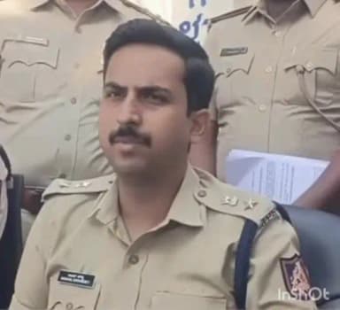 ಚಿಕ್ಕಬಳ್ಳಾಪುರ: ಕಾಂಗ್ರೆಸ್ ಮುಖಂಡ ರಾಜೇಗೌಡ ನಟೋರಿಯಸ್ ಕ್ರಿಮಿನಲ್ ಎಂದ ಎಸ್ ಪಿ ಕುಶಾಲ್ ಚೌಕ್ಸೆ