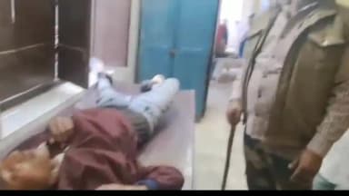 कुमारखंड: छर्रापट्टी नहर पुल के पास सड़क दुर्घटना, दो लोग घायल और एक रेफर