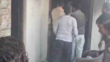 सिरसागंज: नगर में अरांव रोड स्थित अध्यापक नगर में एक मकान की तीसरी मंजिल में लगी आग, सूझबूझ से टला बड़ा हादसा
