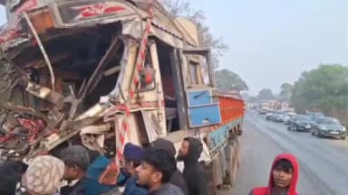 कांकेर: नेशनल हाइवे 30 में दो ट्रैकों की जोरदार भिड़ंत, ट्रक सवार 3 लोगों की मौके पर हुई मौत, वीडियो हुआ वायरल