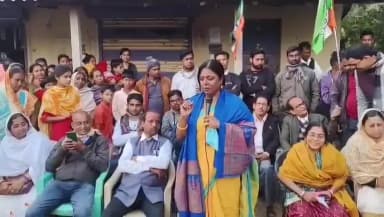 কেশপুর: কেশপুরের মুগবসানে তৃণমূলের "উন্নয়নের পাঁচালী" কর্মসূচিতে উপস্থিত বিধায়ক তথা প্রতিমন্ত্রী